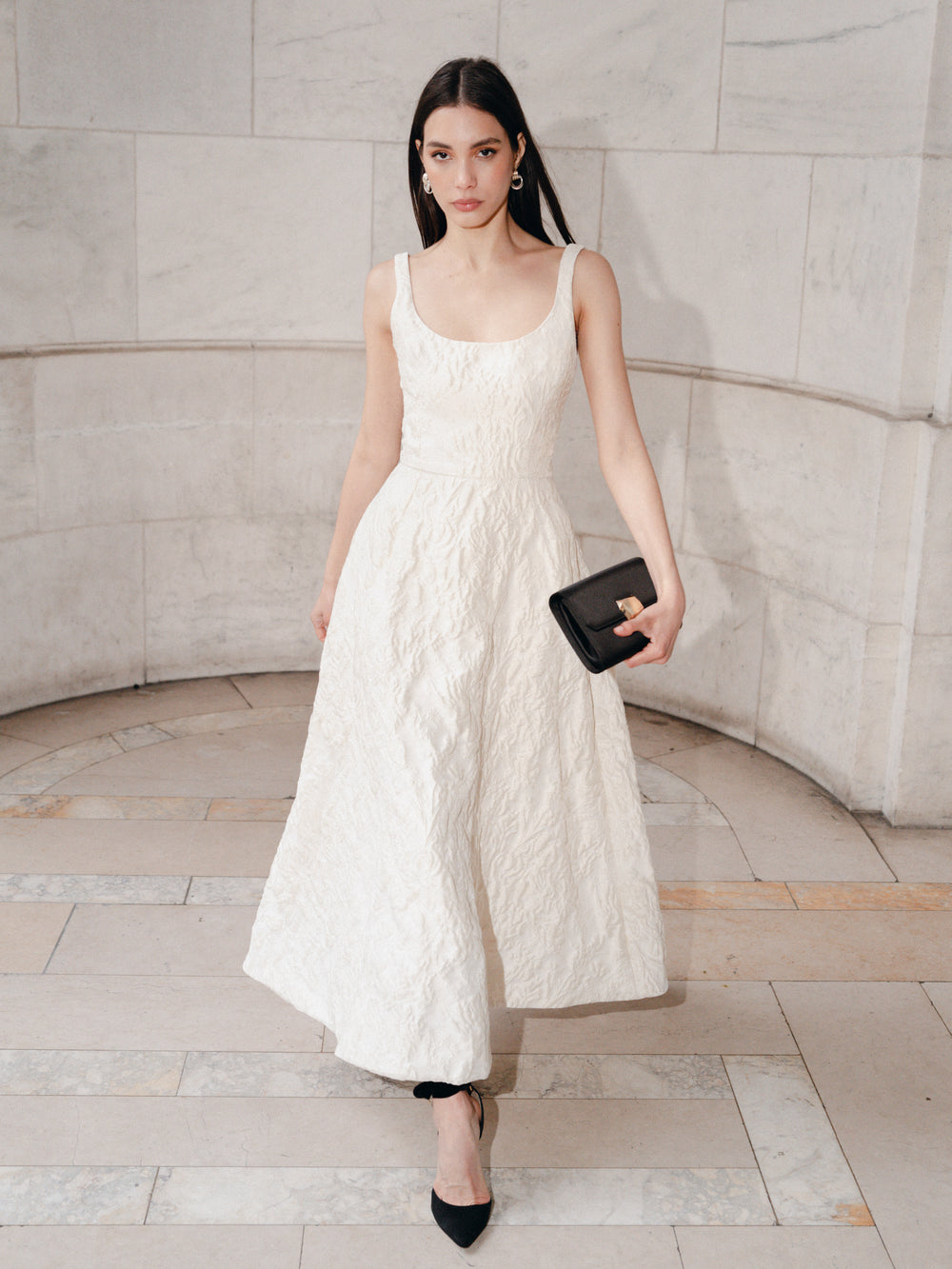 Monique Lhuillier ivory scoop neck day dress with a-line skirt on model.