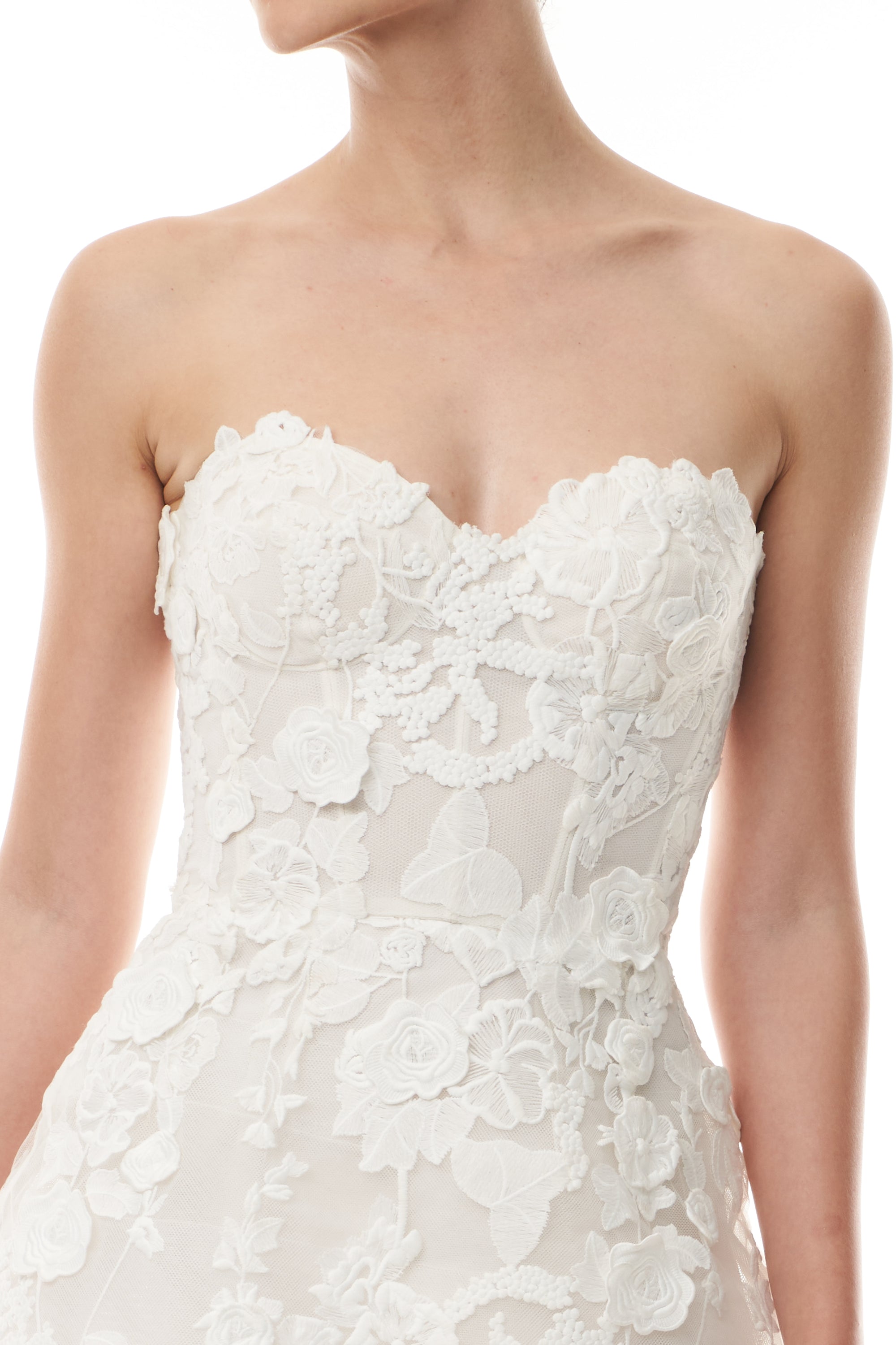 Monique Lhuillier strapless mini dress in silk white three dimensional lace- fabric.