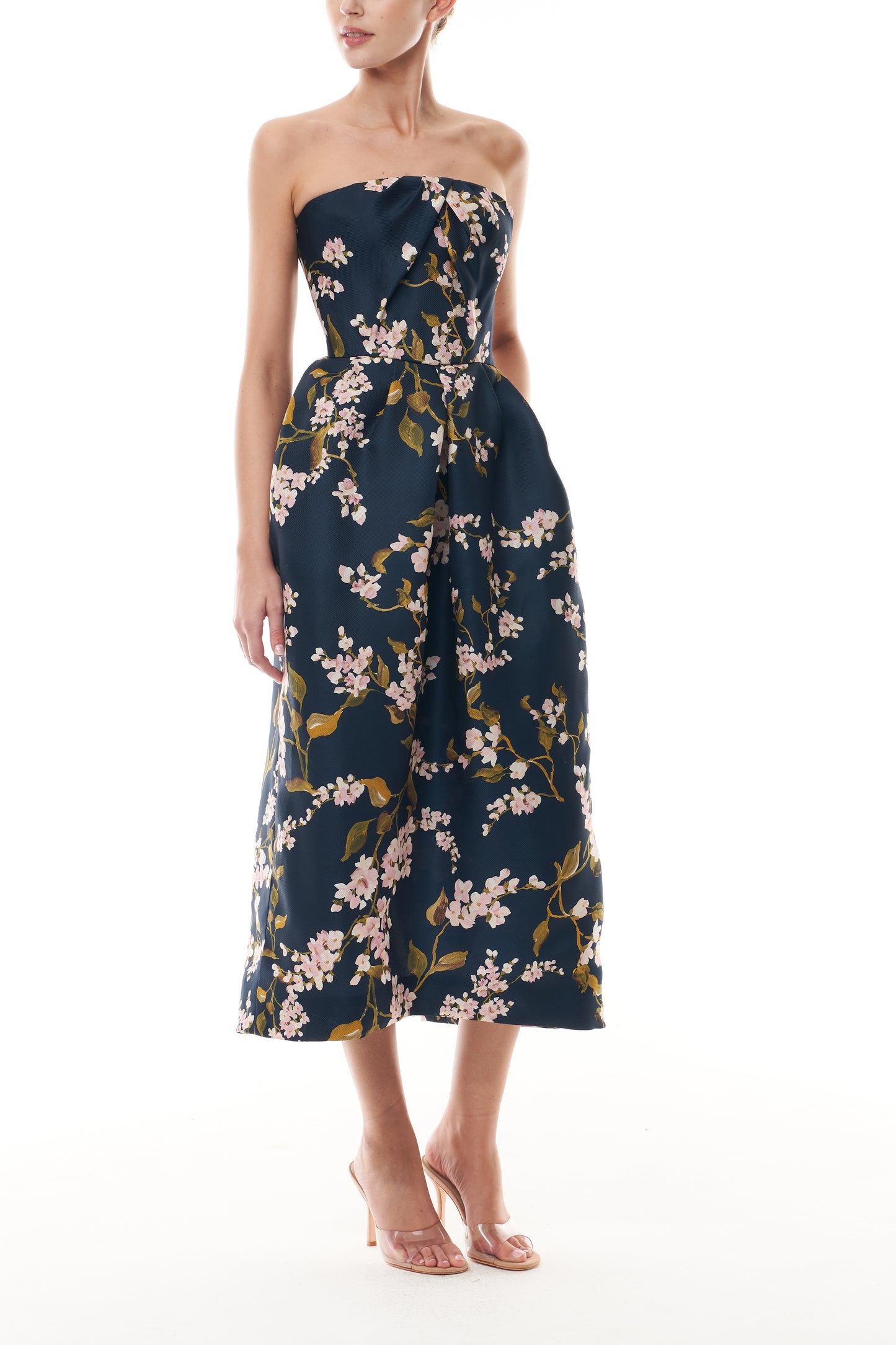 Monique Lhuillier Fall 2025 Ocean/Multi Wisteria Printed Gazar Strapless draped
bodice pleated cocktail dress - front.
