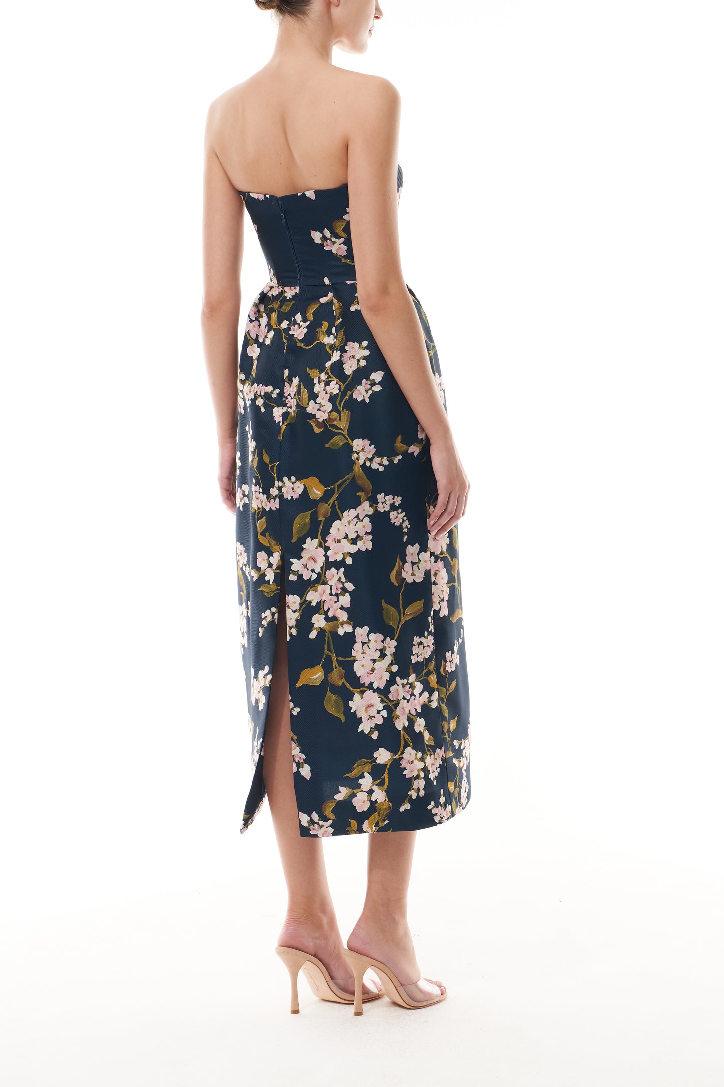 Monique Lhuillier Fall 2025 Ocean/Multi Wisteria Printed Gazar Strapless draped
bodice pleated cocktail dress - back.