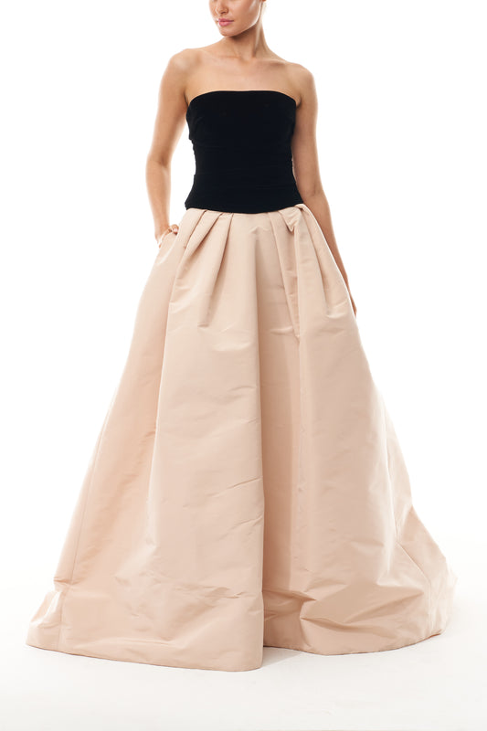 Monique Lhuillier Fall 2025 Noir/Cameo velvet and faille draped bodice ballgown - front. 
