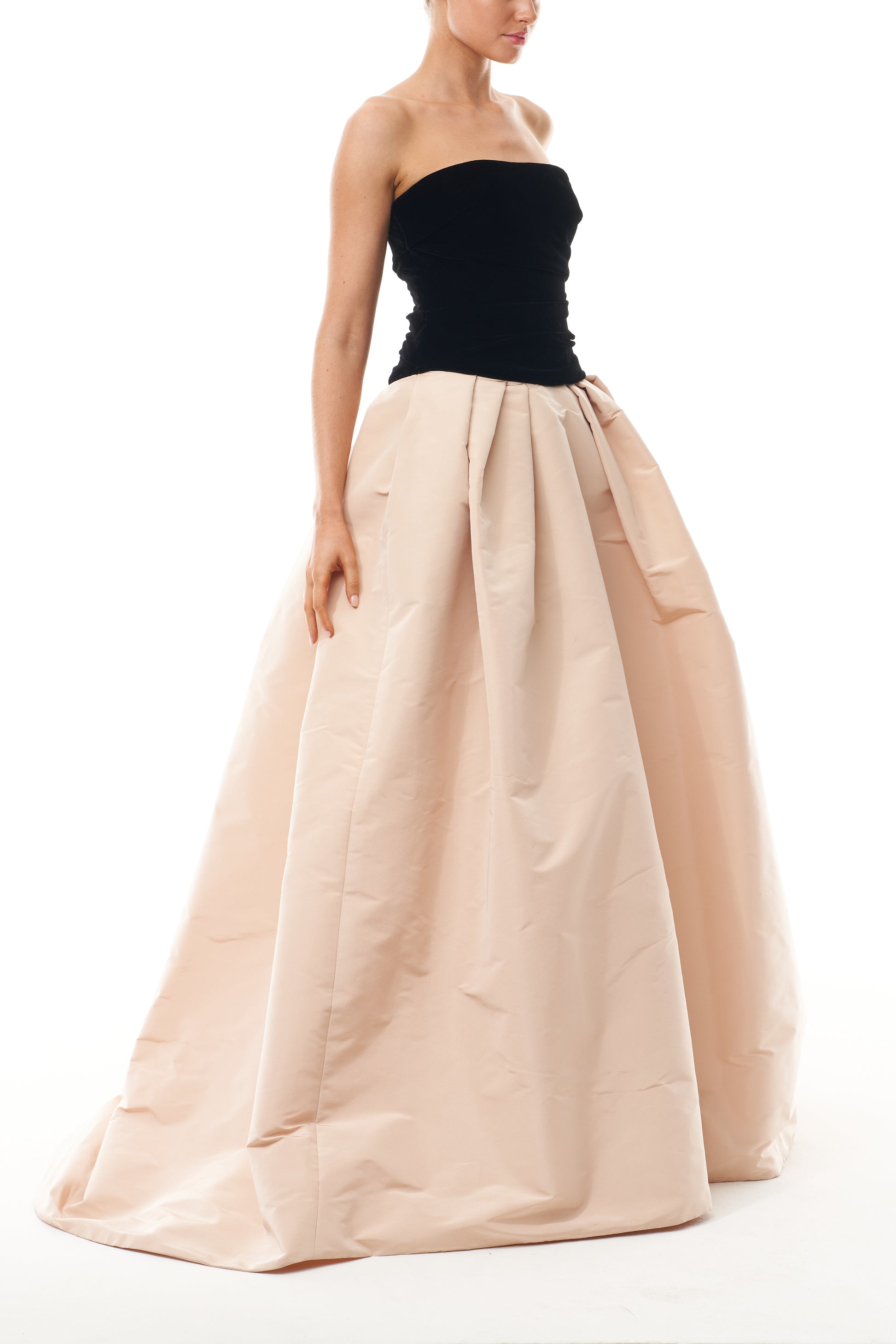 Monique Lhuillier Fall 2025 Noir/Cameo velvet and faille draped bodice ballgown -  side.