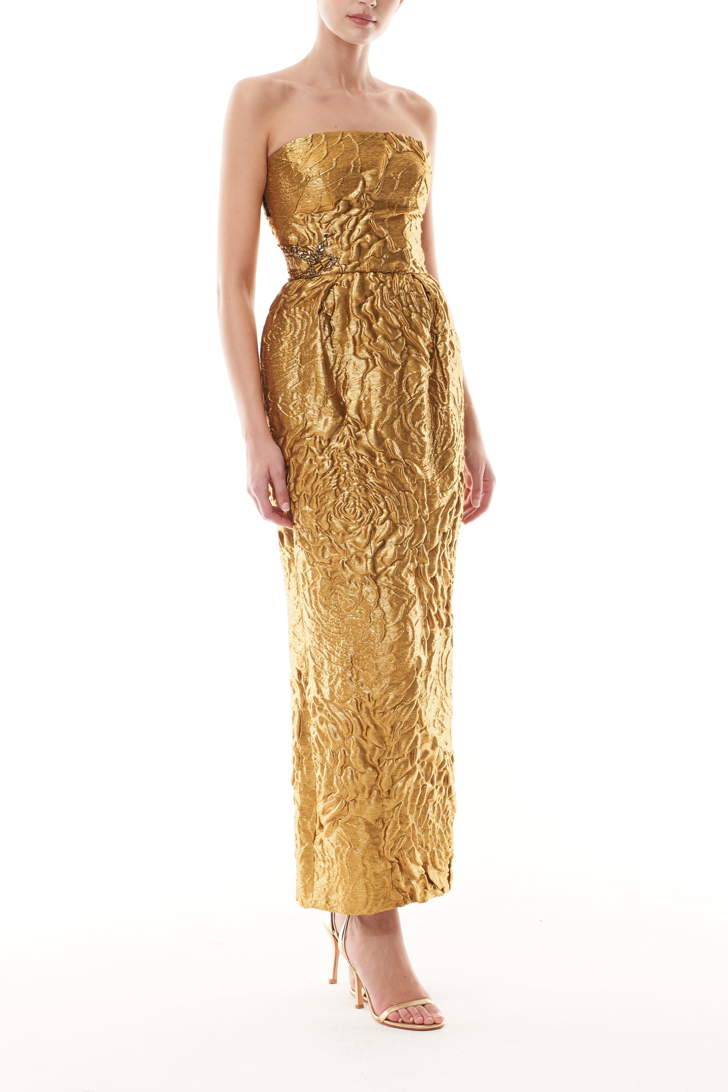 Monique Lhuillier Fall 2025 gold Lame Rose Jacquard strapless cocktail dress - side.