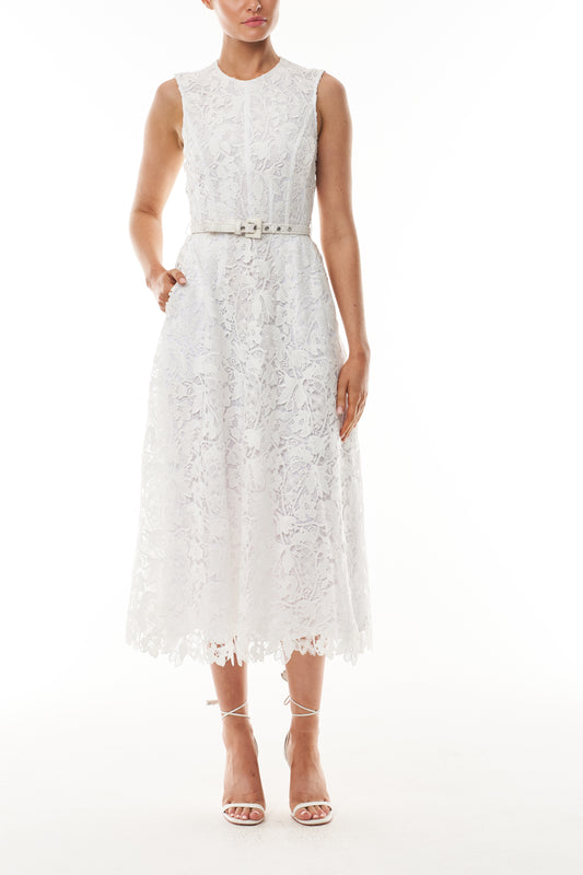 Monique Lhuillier Fall 2025 Silk White orchid lace sleeveless dress with belt - front. 