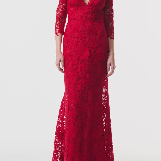 Monique Lhuillier Fall 2025 Siren floral toile lace Deep V neck gown with
¾ sleeve - video.
