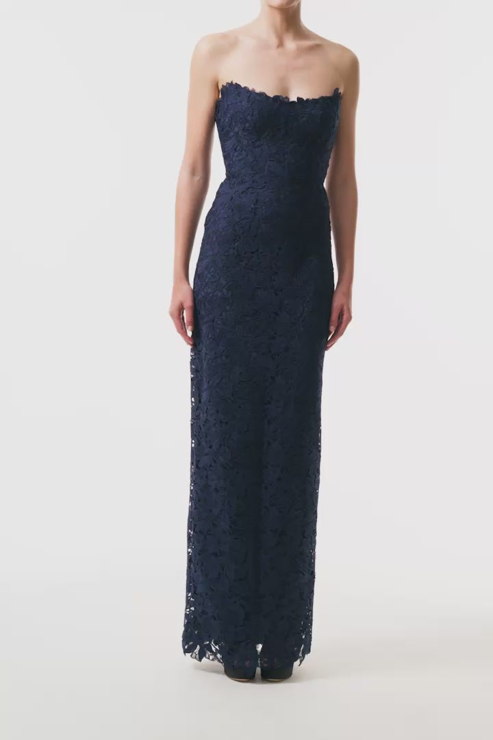 Monique Lhuillier Fall 2025 Ocean Orchid Lace strapless column gown - video.