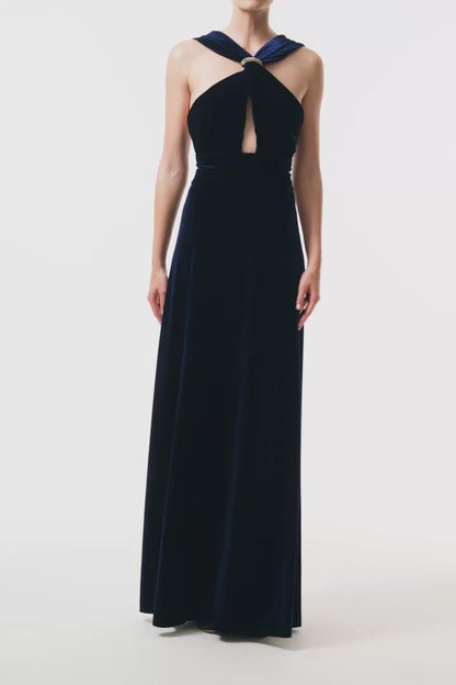 Monique Lhuillier Fall 2025 Ocean stretch velvet Twisted front halter gown with crystal ring - video.
