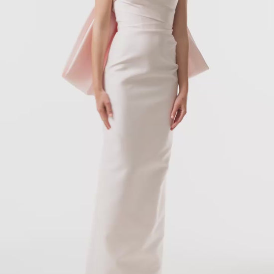 Monique Lhuillier Fall 2025 strapless column gown with sweetheart neckline and back bow draping - video.