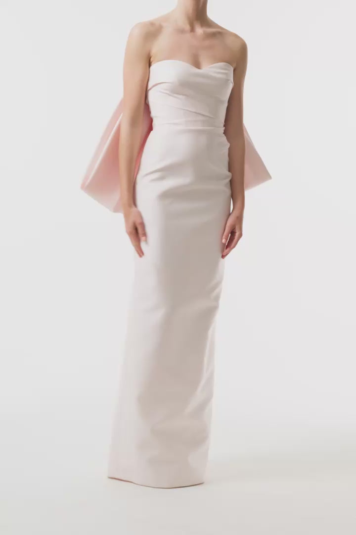 Monique Lhuillier Fall 2025 strapless column gown with sweetheart neckline and back bow draping - video.