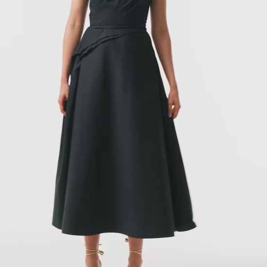 Monique Lhuillier Fall 2025 Noir cotton poplin one shoulder draped day dress -  video.